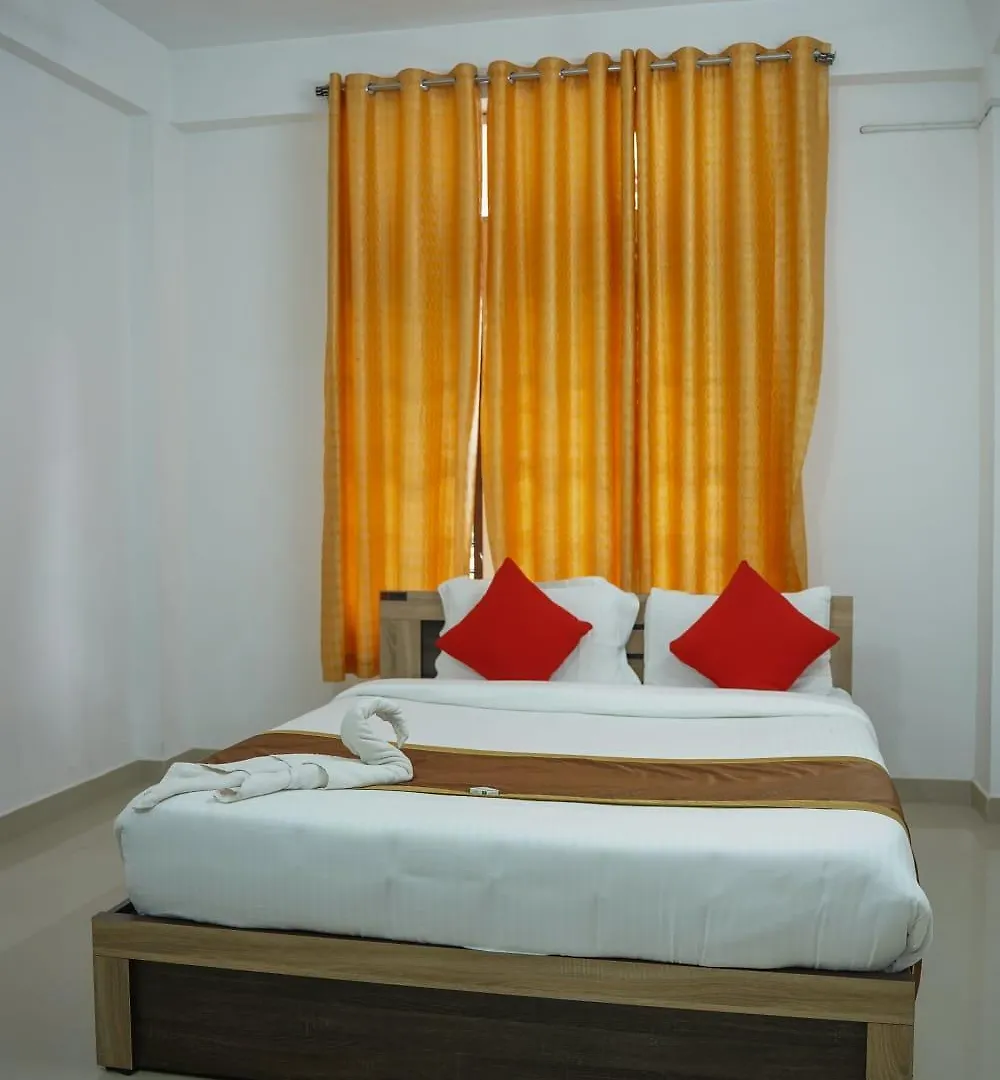 Blueway Hotel 무나르