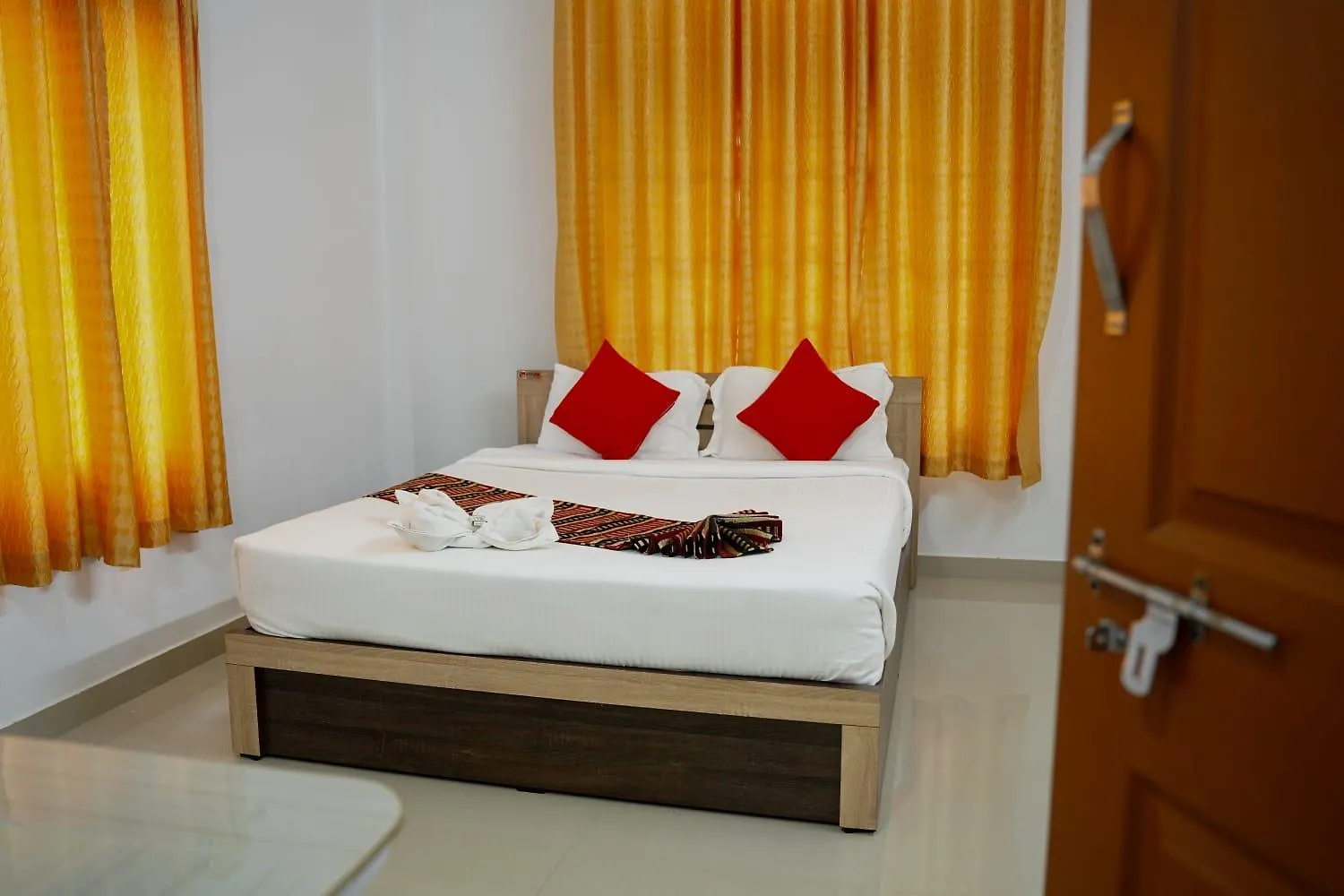 **  Blueway Hotel 무나르 인도